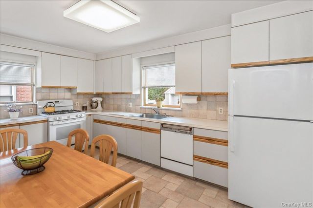 175 Primrose Drive, North New Hyde Park, NY 11040