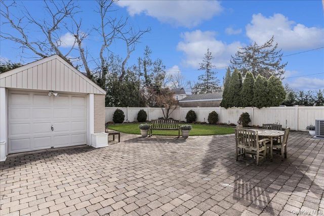 175 Primrose Drive, North New Hyde Park, NY 11040