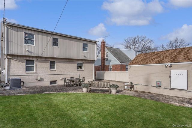 175 Primrose Drive, North New Hyde Park, NY 11040