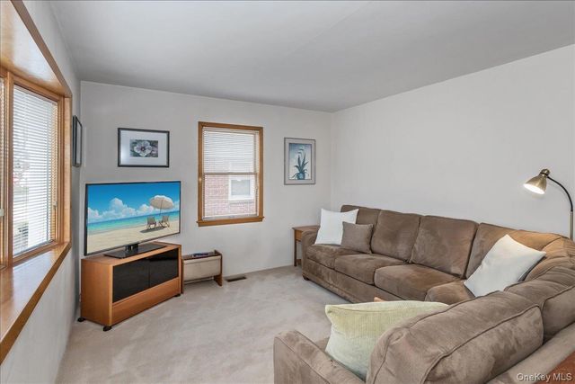 175 Primrose Drive, North New Hyde Park, NY 11040