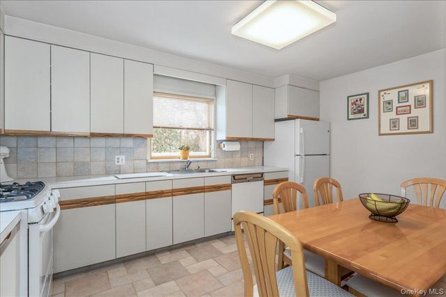 175 Primrose Drive, North New Hyde Park, NY 11040