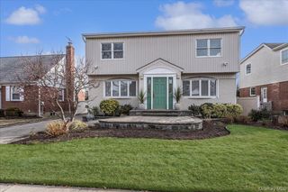 175 Primrose Drive, North New Hyde Park, NY 11040