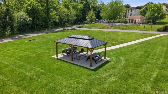 13 Skyline Drive 10, Fishkill, NY 12524