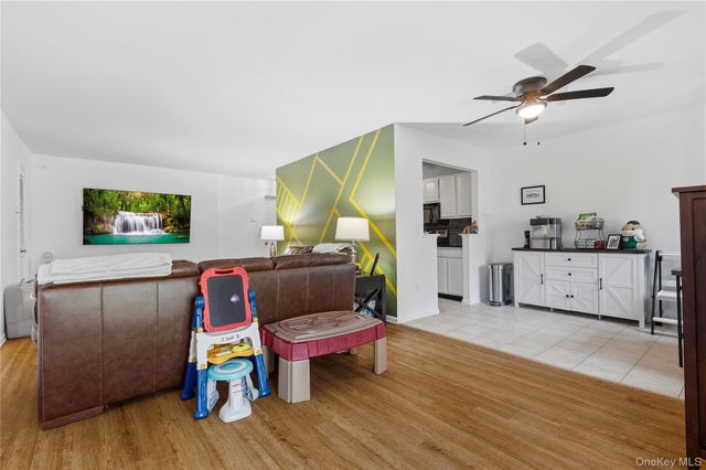 13 Skyline Drive 10, Fishkill, NY 12524