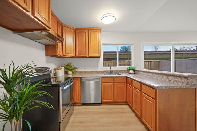 3717 Gainsborough Ter, Fremont, CA 94555