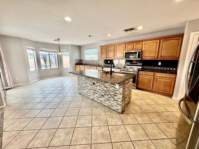 10502 W Edgemont Drive, Avondale, AZ 85392