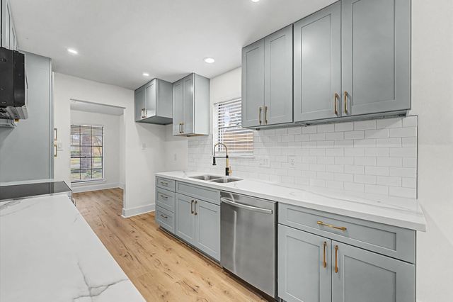 2114 Millhouse Rd, Houston, TX 77073