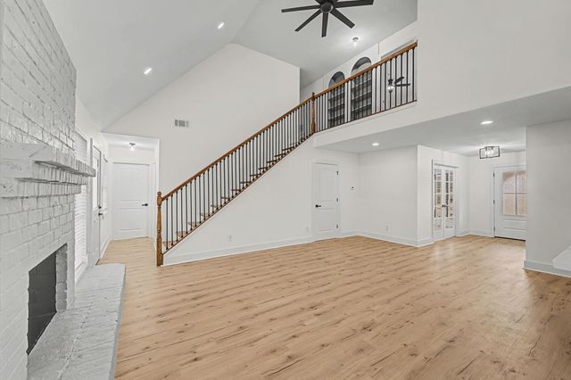 2114 Millhouse Rd, Houston, TX 77073