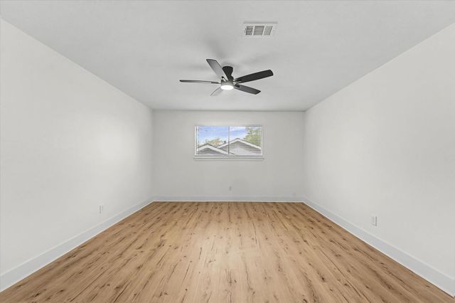 2114 Millhouse Rd, Houston, TX 77073