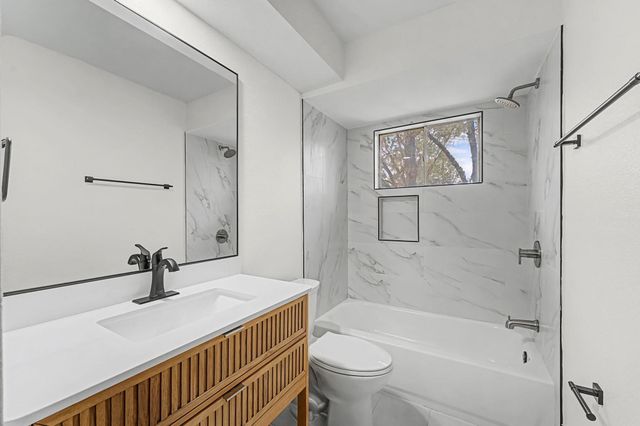 2114 Millhouse Rd, Houston, TX 77073