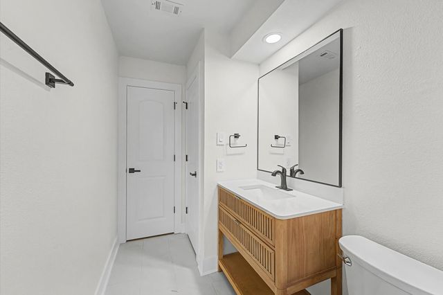 2114 Millhouse Rd, Houston, TX 77073