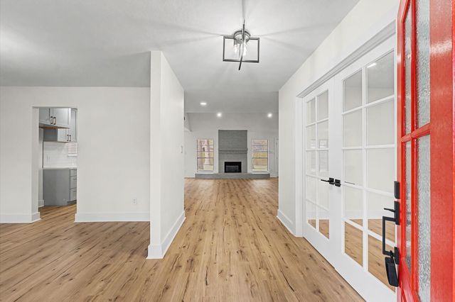 2114 Millhouse Rd, Houston, TX 77073