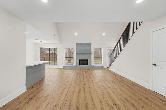 2114 Millhouse Rd, Houston, TX 77073