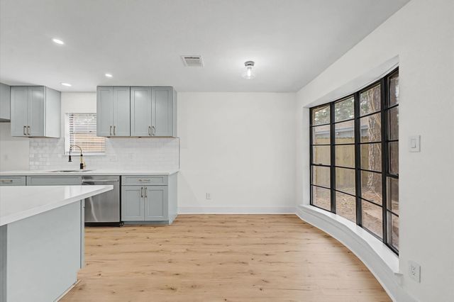 2114 Millhouse Rd, Houston, TX 77073