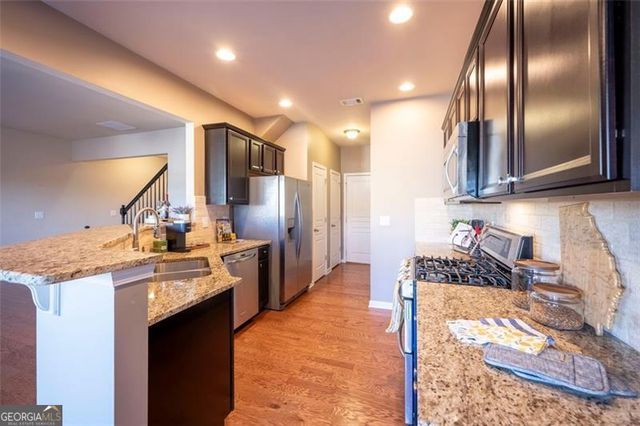 1206 Lake Point Way, Suwanee, GA 30024