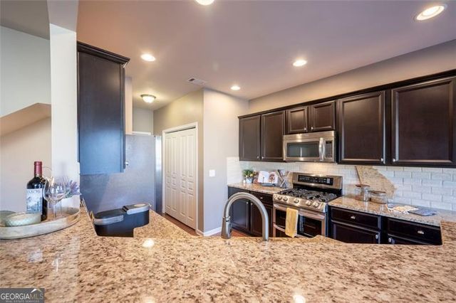 1206 Lake Point Way, Suwanee, GA 30024