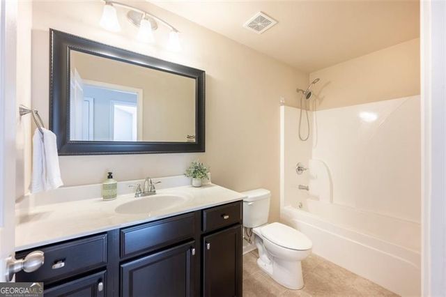 1206 Lake Point Way, Suwanee, GA 30024