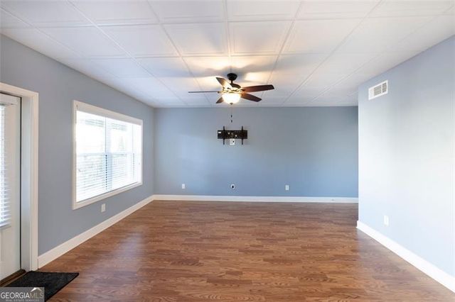 1206 Lake Point Way, Suwanee, GA 30024