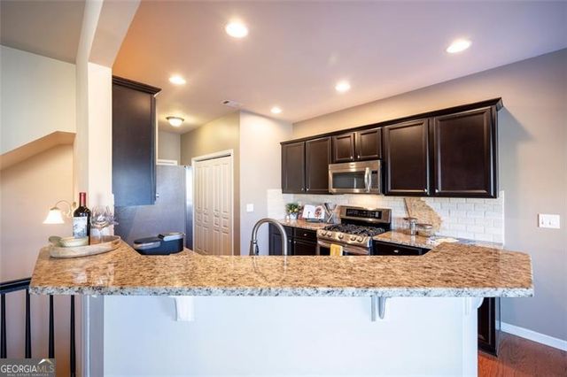 1206 Lake Point Way, Suwanee, GA 30024