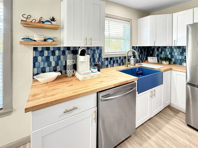 6601 Six J Court, Granbury, TX 76049