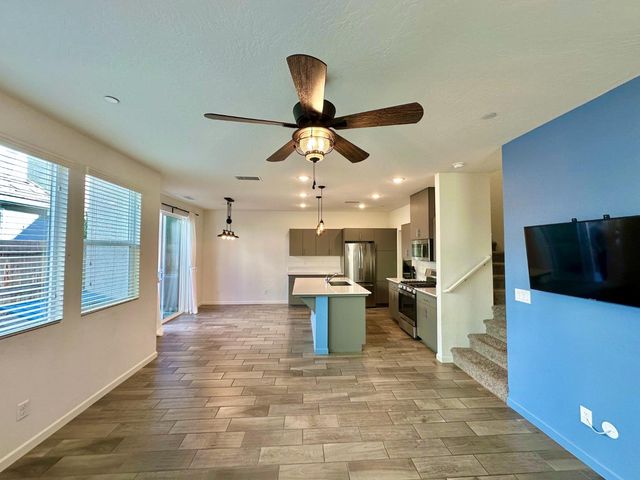 1921 Kelly Lane, Clovis, CA 93611