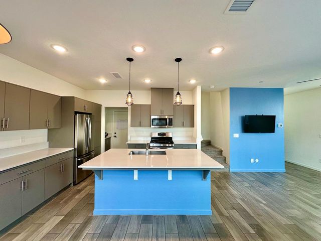 1921 Kelly Lane, Clovis, CA 93611