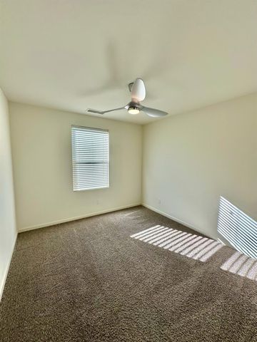 1921 Kelly Lane, Clovis, CA 93611