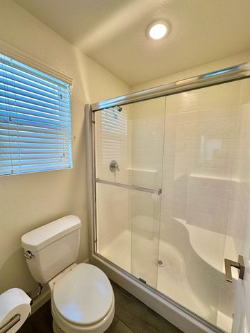 1921 Kelly Lane, Clovis, CA 93611