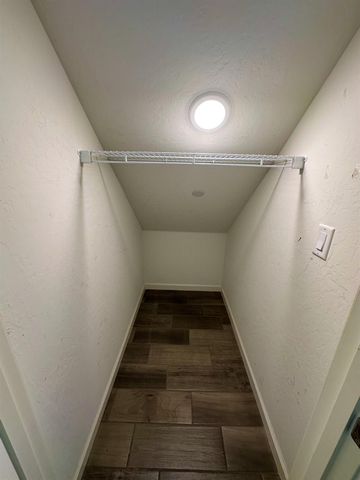 1921 Kelly Lane, Clovis, CA 93611