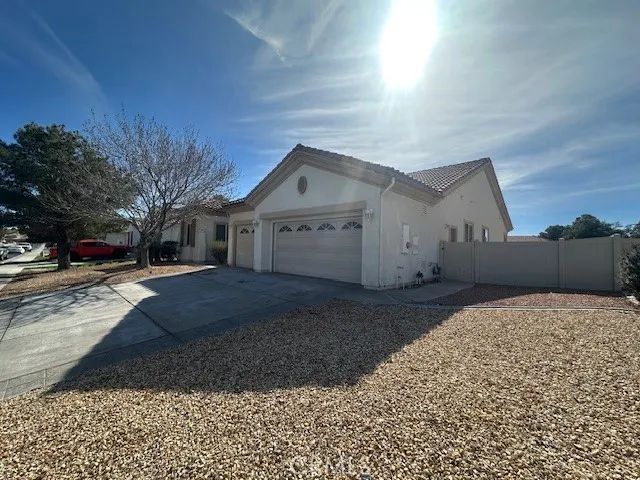 19721 Chicory Court, Apple Valley, CA 92308