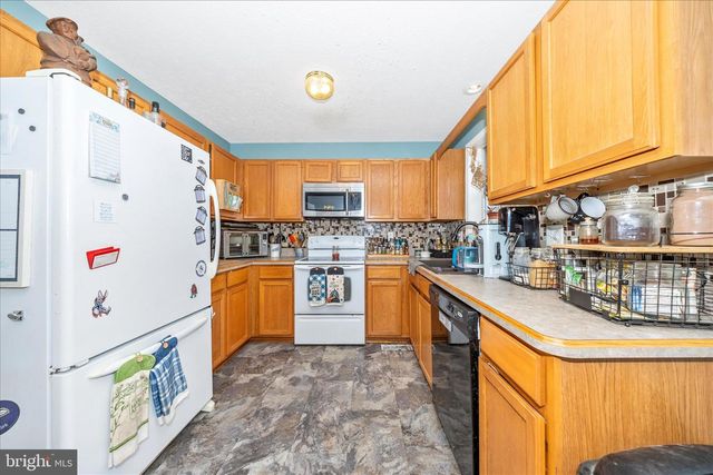 69 DINALI DR, Martinsburg, WV 25403