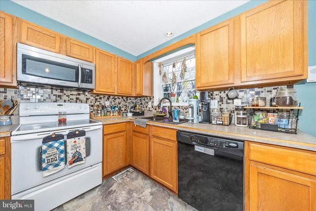 69 DINALI DR, Martinsburg, WV 25403