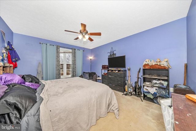 69 DINALI DR, Martinsburg, WV 25403