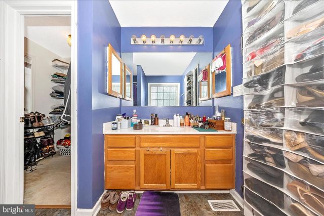 69 DINALI DR, Martinsburg, WV 25403