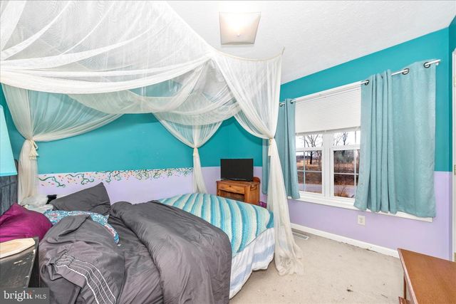 69 DINALI DR, Martinsburg, WV 25403