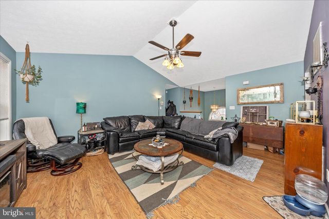 69 DINALI DR, Martinsburg, WV 25403