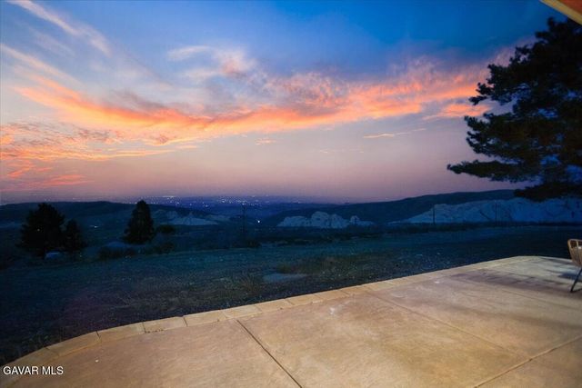27811 Jubilee Run Road, Juniper Hills, CA 93553
