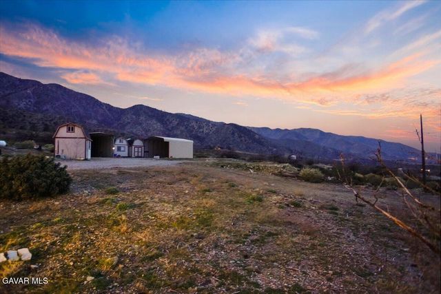 27811 Jubilee Run Road, Juniper Hills, CA 93553