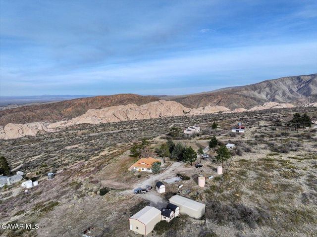 27811 Jubilee Run Road, Juniper Hills, CA 93553