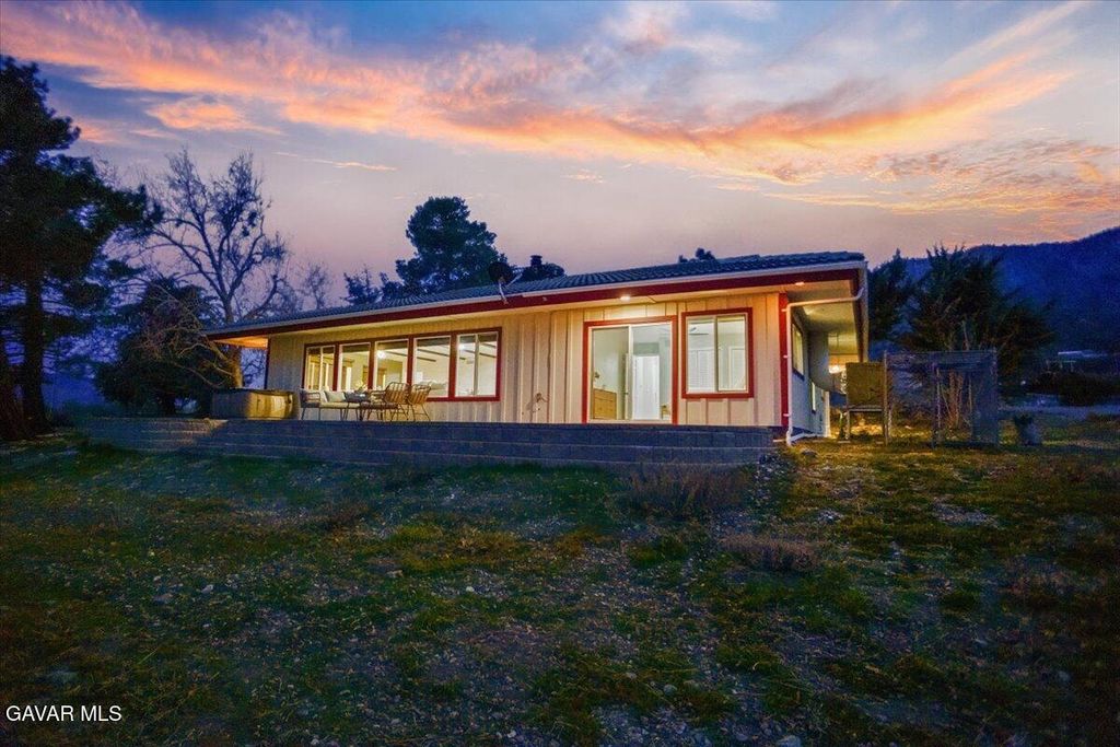 27811 Jubilee Run Road, Juniper Hills, CA 93553