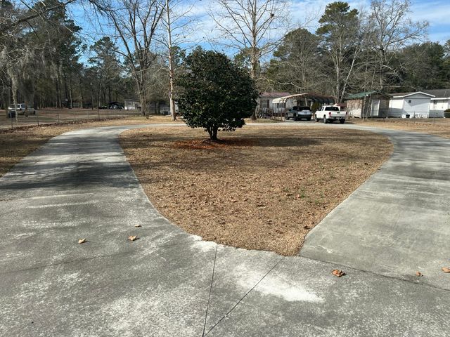 2637 Sidneys Road, Walterboro, SC 29488