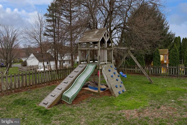 65 SUNRISE LN, Reinholds, PA 17569