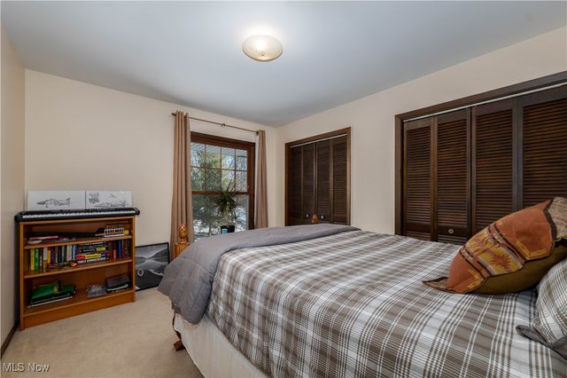 3077 Fair Oaks Drive, Norton, OH 44203