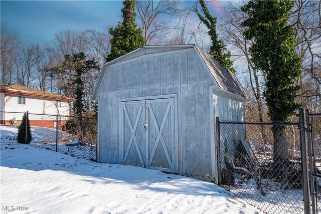 3077 Fair Oaks Drive, Norton, OH 44203