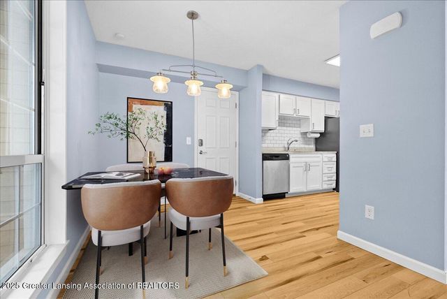 2901 Staten 14, Lansing, MI 48910