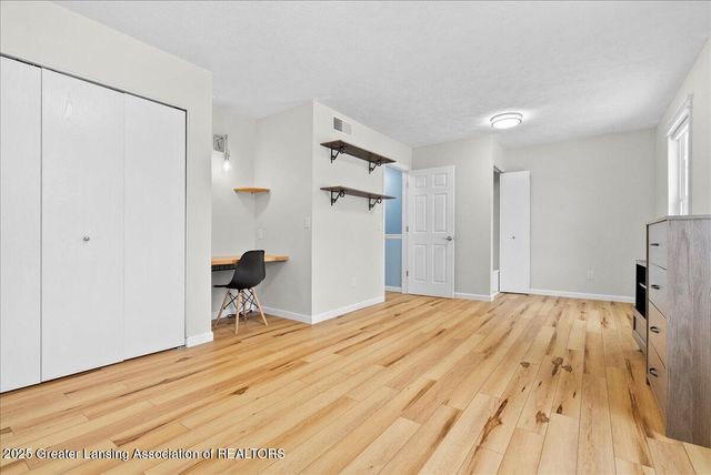 2901 Staten 14, Lansing, MI 48910