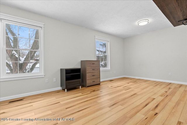 2901 Staten 14, Lansing, MI 48910