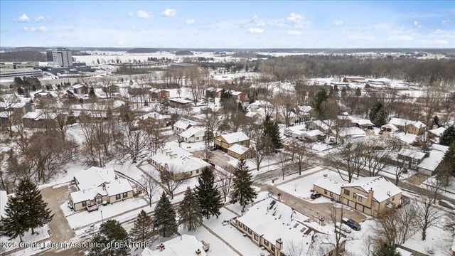 2901 Staten 14, Lansing, MI 48910