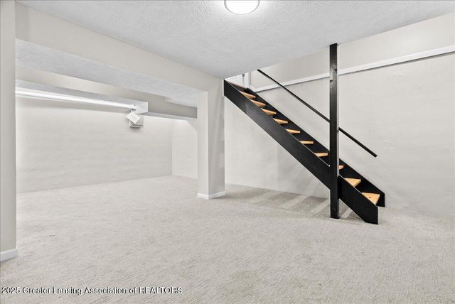 2901 Staten 14, Lansing, MI 48910