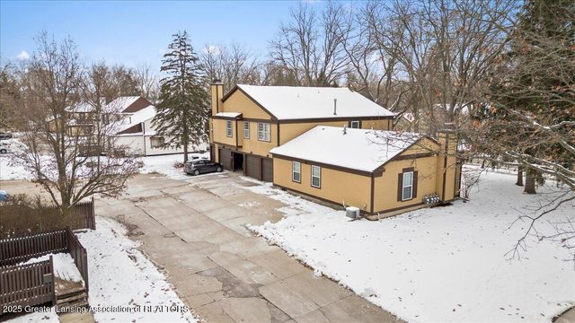 2901 Staten 14, Lansing, MI 48910